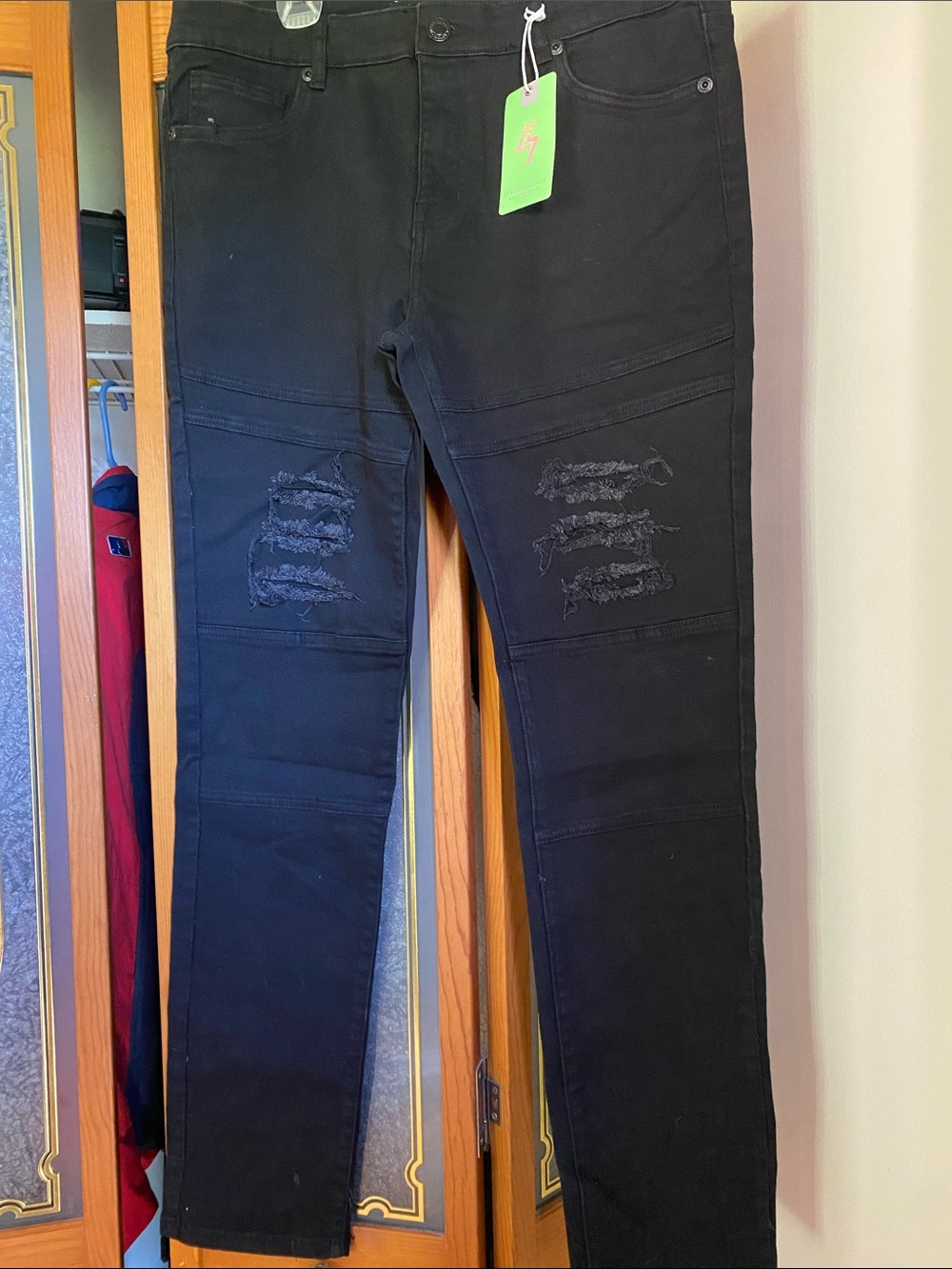 Men's Black Distressed Slim Jeans